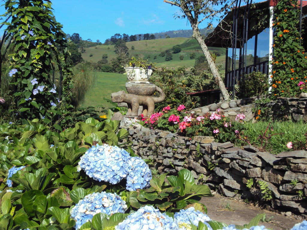 Guayabo Lodge Santa Cruz  ภายนอก รูปภาพ