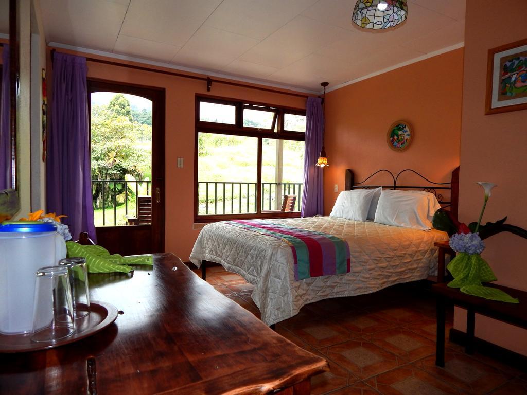 Guayabo Lodge Santa Cruz  ภายนอก รูปภาพ