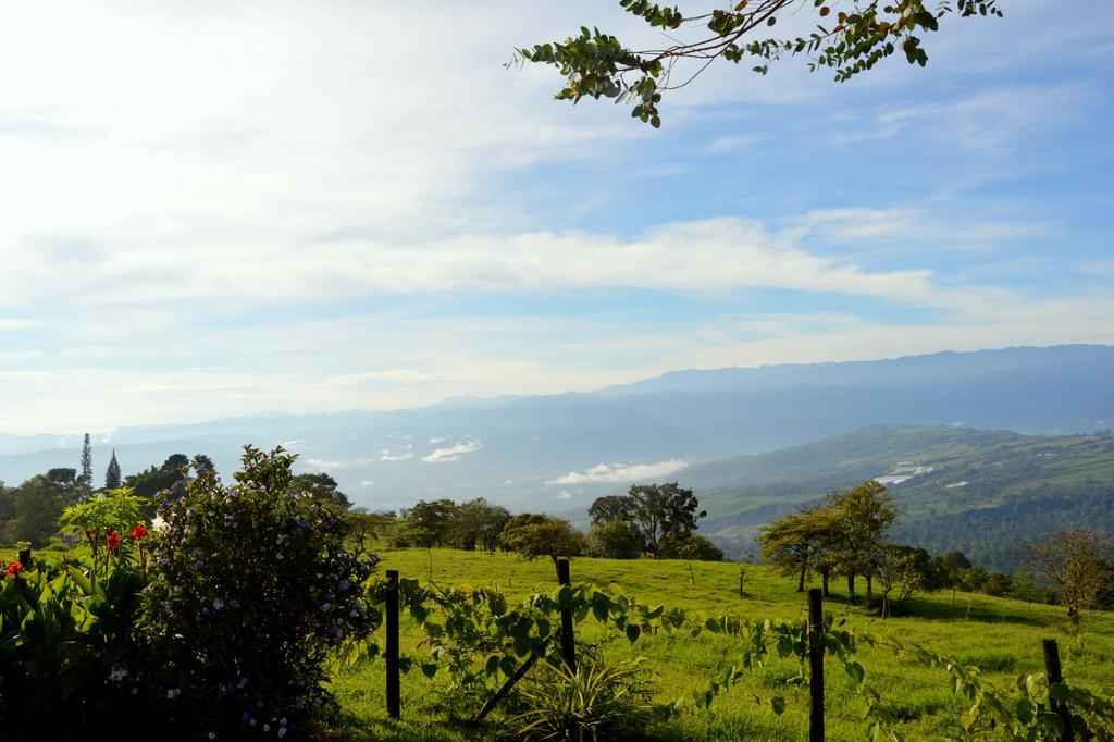 Guayabo Lodge Santa Cruz  ภายนอก รูปภาพ