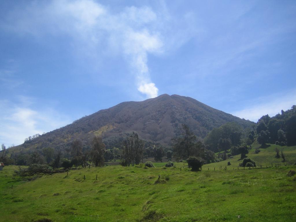 Guayabo Lodge Santa Cruz  ภายนอก รูปภาพ
